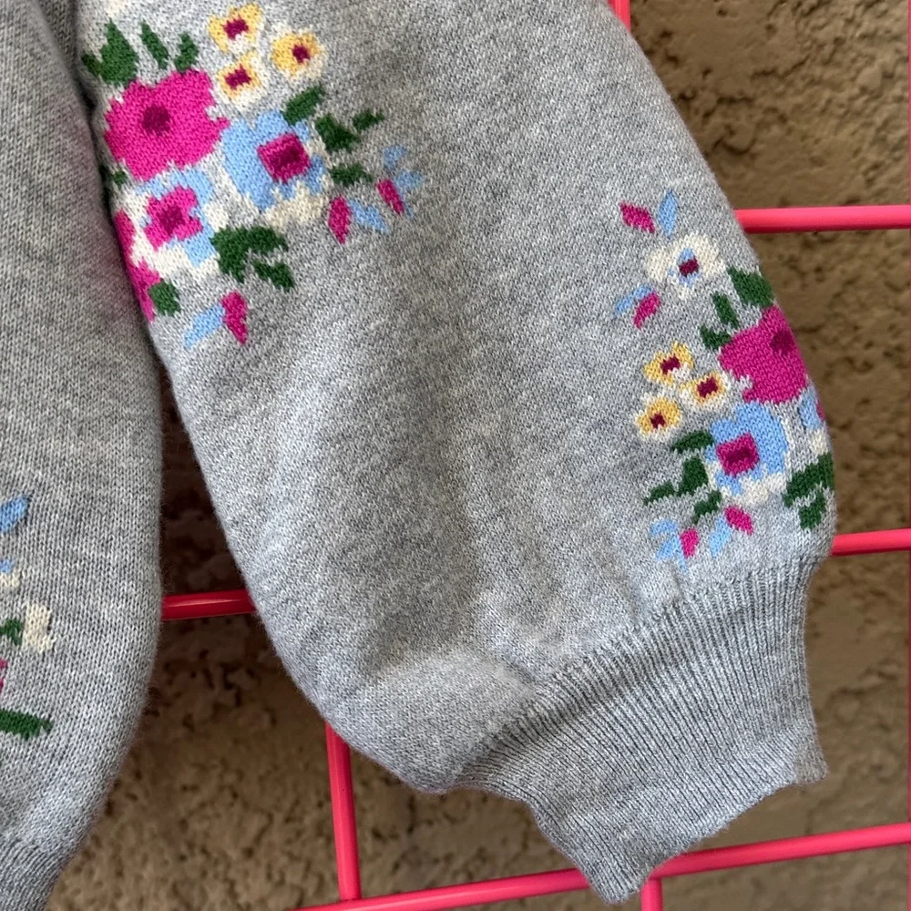 New Gap Gray Floral Knitted Cotton Sweater